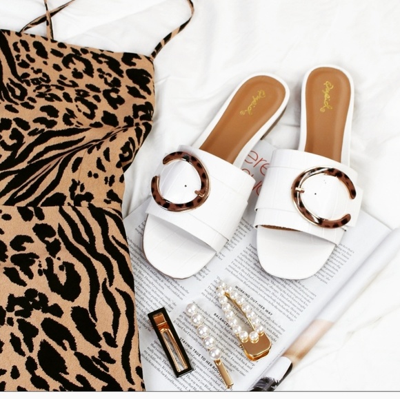 Price firm!//The Santorini// White Slides - Picture 5 of 7